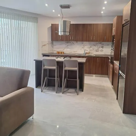Apartament Happy 1 *